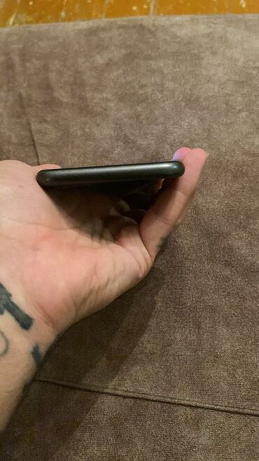 Apple iPhone: IPhone 11, 128 GB, Qara — 7