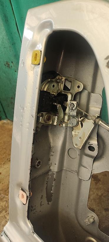 Крышки багажника и комплектующие: Крышка багажника Lexus, 2000 г., Б/у, Оригинал at lalafo.kg — 4 Крышки багажника и комплектующие: Крышка багажника Lexus, 2000 г., Б/у, Оригинал — 4