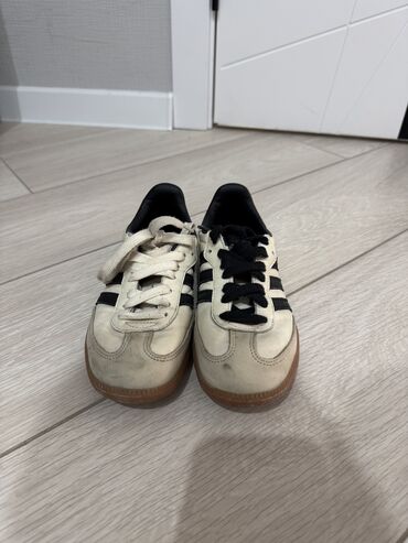 б у adidas: Кроссовки, 37, 37.5, Adidas Originals, Б/у, цвет - Бежевый, Самовывоз, Платная доставка
