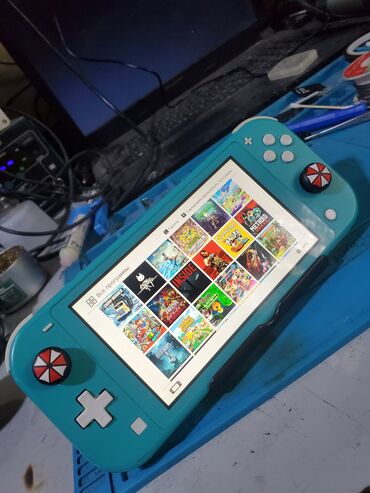 nintendo 2ds: Nintendo switch lite прошитый (чипованный) 32гб+128гб, привезен с