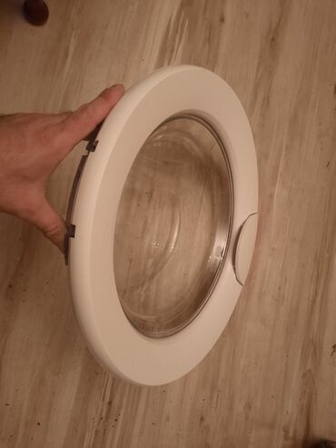 Ostali delovi za veš mašine: Vrata od ves masine.
Nepoznato stanje — 7