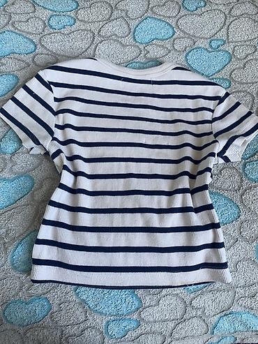 opel t: Pull&Bear qadın T‑shirt

Sadece bir defe geyinilib, XS/S — 1