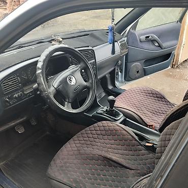 Volkswagen: Volkswagen Passat: 1996 г., 2 л, Механика, Бензин, Универсал — 6