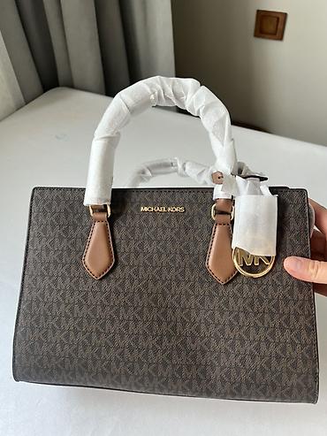 mk сумки: Классическая сумка, Michael Kors, США, Материал: Натуральная кожа, Застежка на молнии, Оригинал, Регулируемый ремень, Женские, Новый — 1