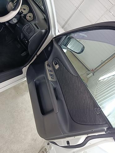 Mazda: Mazda Familia: 2001 г., 2 л, Автомат, Бензин, Универсал — 4