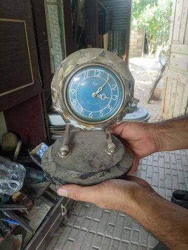 Xrustal Saat ÜNVAN GƏNCƏDİR Təcili satılır!!!!