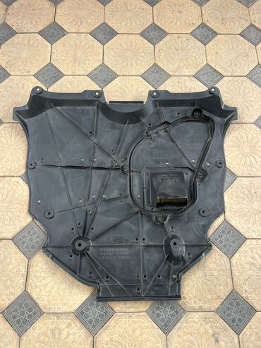 Подкрылки, брызговики, защита днища: Защита днища Комплект Toyota, 2021 г., Б/у, Оригинал — 2