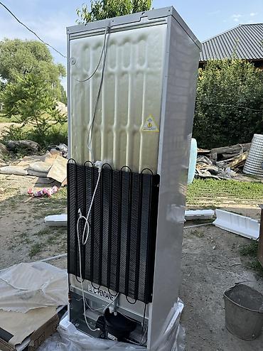 Холодильники: Холодильник Indesit, Новый, Двухкамерный, De frost (капельный), 60 * 185 * 60 — 9