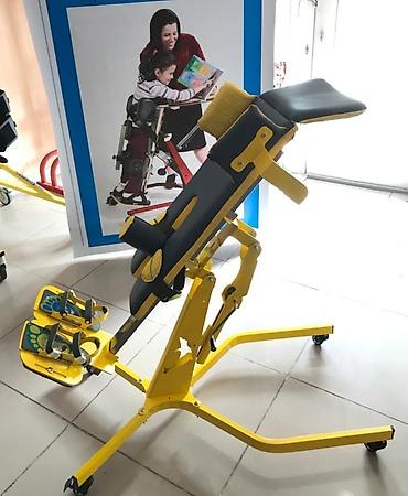 Yerimək üçün arabalar, çəliklər, əsalar, rollatorlar: Prone Standerlər istifadəçiyə fiziki inkişafda və daha yaxşı sosial — 1