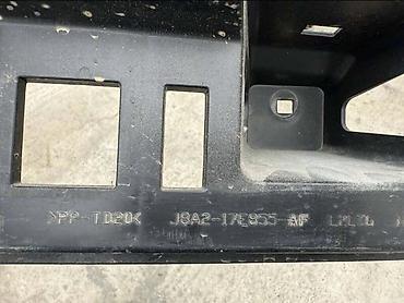 GREDA NOSAC ZADNJA ZA LAND ROVER RANGE ROVER VELAR OD 2020. DO 2026 — 4
