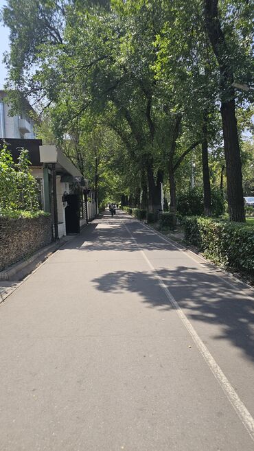 Магазины: Продаю Магазин В жилом доме, 130 м², Свежий ремонт, С сигнализацией, 1 этаж — 4