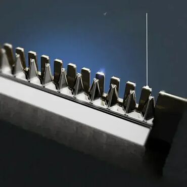 Trimeri za precizno uklanjanje dlačica: **Tehničke Karakteristike** Turbo brzina NEIndikator dužine šišanja — 7