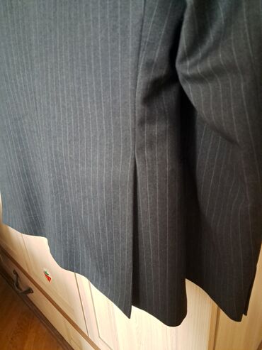 Pencəklər: Üçlü dəst. Pencək,jılet,şalvar. Vəziyyəti əla. Cəmi 2 dəfə toya — 3