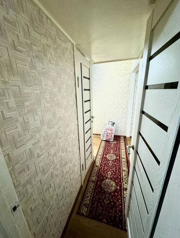 1 комнатная квартира 8 мкр: 1 комната, 33 м², 104 серия, 4 этаж, Косметический ремонт
