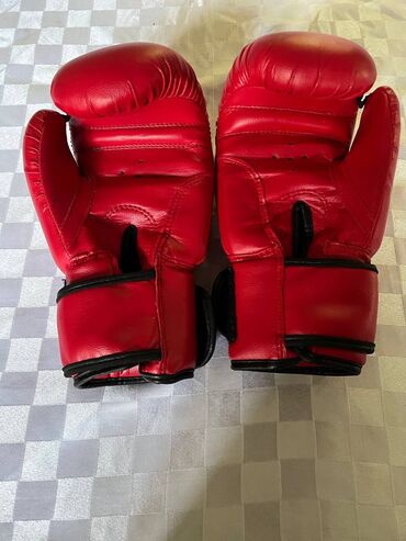 боксерские перчатки: Перчатки для бокса "TopTen"
Размер 8 oz