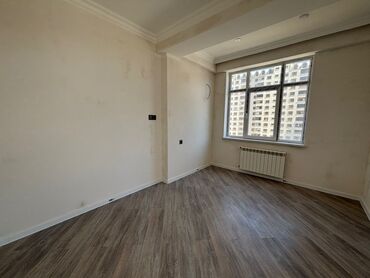 снять квартиру на долгий срок: Mənzilin təsviri: - Geniş və işıqlı otaqlar, iri pəncərələr sayəsində