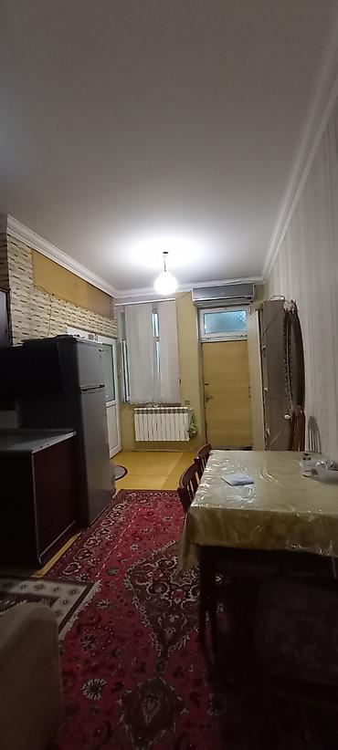 2 mertebe ev: Inşaatçilar m/s 5 deq piyada yol,heyet evinde umumi yataq 2 otagi her — 2