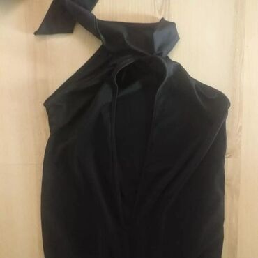 Haljine: Haljine S
500-800din
rasprodaja 🛍️ — 9