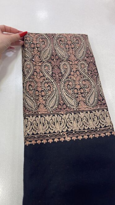 Paltar tikişi: Klassik şal – kaşmir tərkibli, payız-qış üçün isti və yumşaq.qiymet 50 — 4