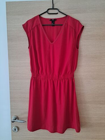 ivko haljine 2022: H&M S (EU 36), bоја - Crvena, Drugi stil, Na bretele