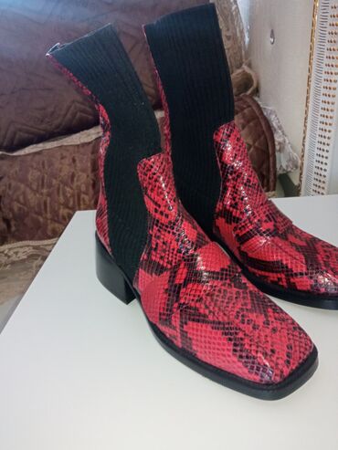 женская обувь новое: Сапоги, 37, цвет - Красный