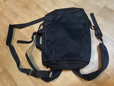 Рюкзаки: Продаю сумку-рюкзак (3в1) Сумка трансформер Можно носить как рюкзак