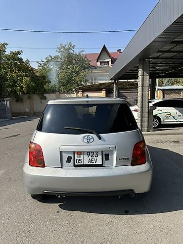 пона: Toyota Ist: 2003 г., 1.5 л, Автомат, Бензин, Хэтчбэк — 5