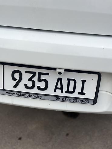 Renault: Renault Logan: 2018 г., Седан — 7