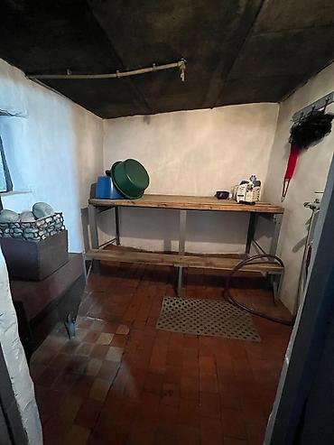 Продажа коттеджей и домов: Продаю дом небольшой в хорошем состоянии есть баня 3 комнаты 5 соток — 10