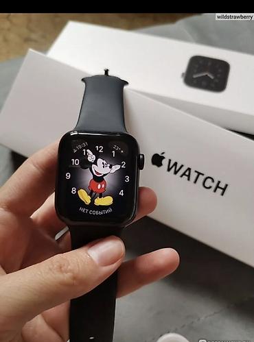 Смарт-часы: Apple Watch c прямоугольным дисплеем и сенсорным управлением. Вариант — 1