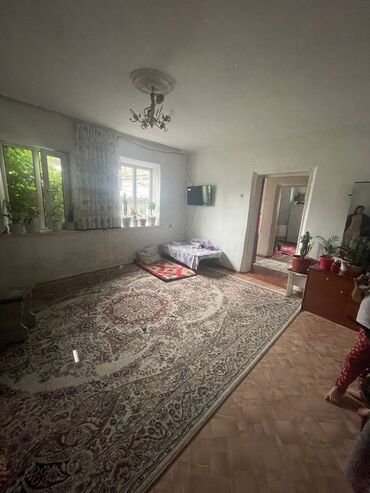 комната кызыл аскер: 50 м², 4 комнаты, Старый ремонт Без мебели