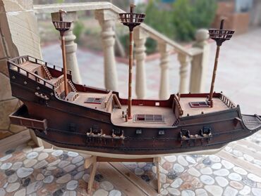 Gəmi modelləri: Taxta maket gəmi – 17-ci əsr tipli üç dirəkli yelkənli kalyon - — 14