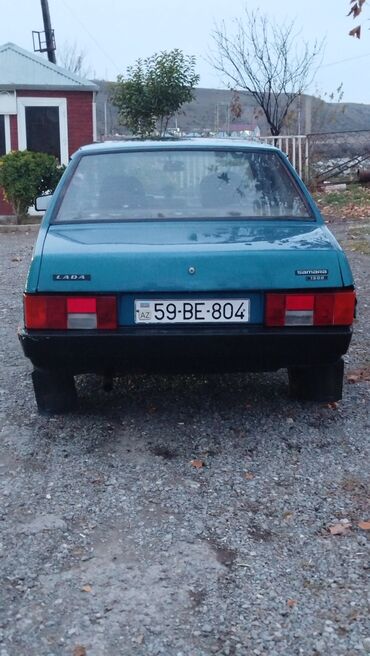 VAZ (LADA): Model: LADA Samara (sedan) Rəng: yaşıl-mavi Dövlət nömrə nişanı — 11
