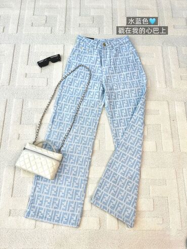 женские джинсы трубы: Джинсы, Клеш, Fendi, Высокая талия, M (EU 38)