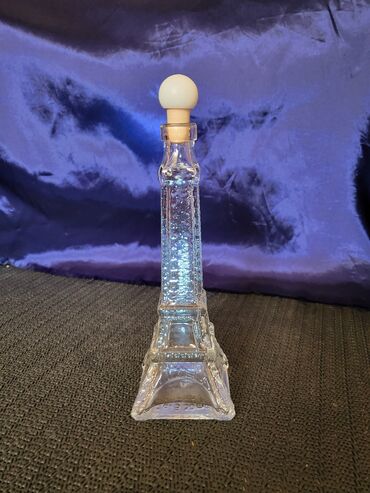 Čaše: Flasica vintaz,nova za pice Ajfelov toranj. Flasa bez ostecenja,sve na lalafo.rs — 1 Čaše: Flasica vintaz,nova za pice Ajfelov toranj. Flasa bez ostecenja,sve — 1