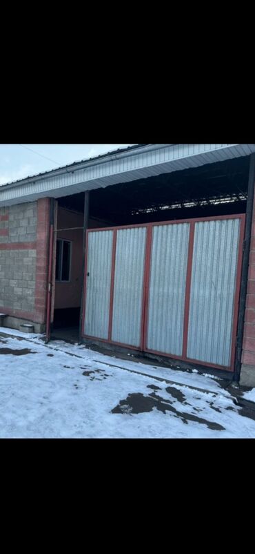 сдаю дом с новопавловка: 65 м², 3 комнаты, Парковка, Сарай, Забор, огорожен