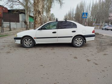 Toyota: Toyota Avensis: 2000 г., 1.6 л, Механика, Бензин, Седан