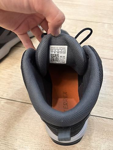 трековая обувь: Мужские ботинки, 40, Adidas, Б/у, цвет - Серый — 4