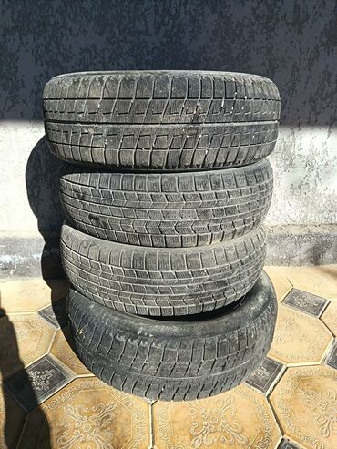 чип на авто: Комплект из 4 автомобильных шин без дисков. 16 размер 195 на 60