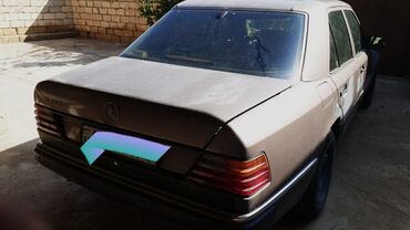 Mercedes-Benz: Mercedes-Benz E 230: 2.3 л | 1992 г