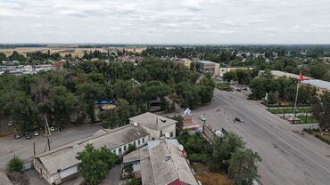 куплю 2 х комнатную квартиру в бишкеке: 1 бөлмө, 32 кв. м, Хрущевка, 2 кабат, Косметикалык ремонт