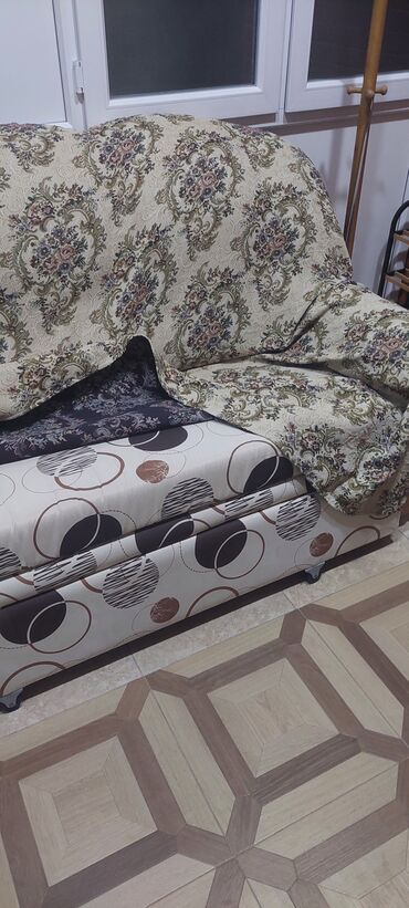 Örtüklər: Divan üçün Yataq örtüyü — 8