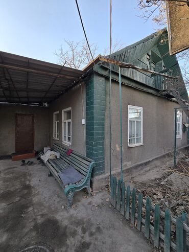 дордой аренда контейнер: Үй, 74 кв. м, 5 бөлмө, Кыймылсыз мүлк агенттиги, Эски ремонт