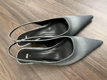 Basanoşka və səndəllər: Zara, Ölçü: 37, rəng - Göy, Yeni — 10