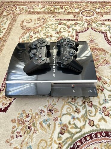 сони плейстейшн 1: Игровая консоль Sony PlayStation 3 в черном глянцевом корпусе