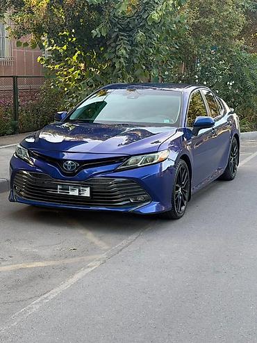 camry le: Toyota Camry: 2018 г., 2.5 л, Вариатор, Гибрид, Пикап — 1