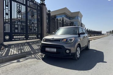 машина кейж: Kia Soul — это компактный кроссовер, отличающийся своим уникальным