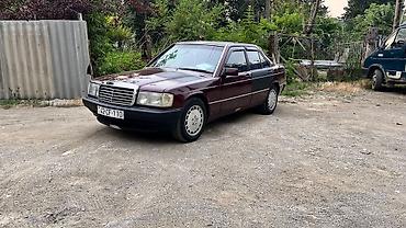 baqaj az: Mercedes‑Benz 190 (W201) sedan - Kuzov: 4 qapılı sedan, tünd qırmızı — 3