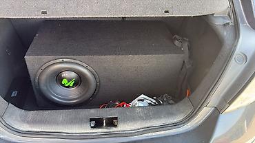 toy ucun kalonka: Avtomobil üçün komplekt audio sistemi - Subwoofer: Kutu içində — 1