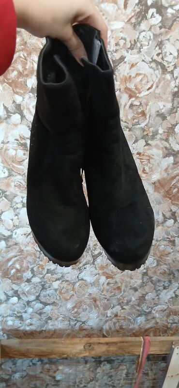 Botinka və botilyonlar: Qadın qışlıq bot – qara, qalın dabanlı Baha almışdıq,hansi magazanidi — 6